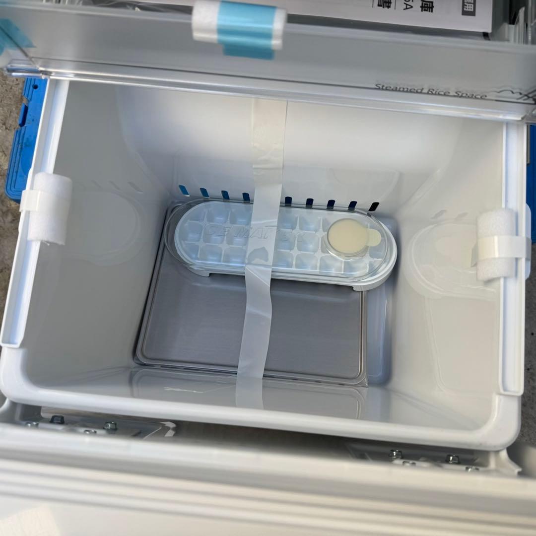 212⭐️2021年製★新品、未使用品★アイリス　冷蔵庫　ホワイト　一人暮らし