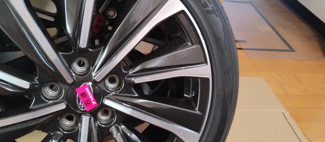 taku様 【送料込み・値下げ】 レヴォーグSTI VN5 純正ホイールとタイヤ