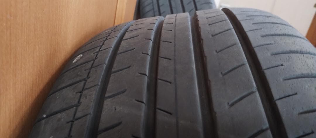 taku様 【送料込み・値下げ】 レヴォーグSTI VN5 純正ホイールとタイヤ