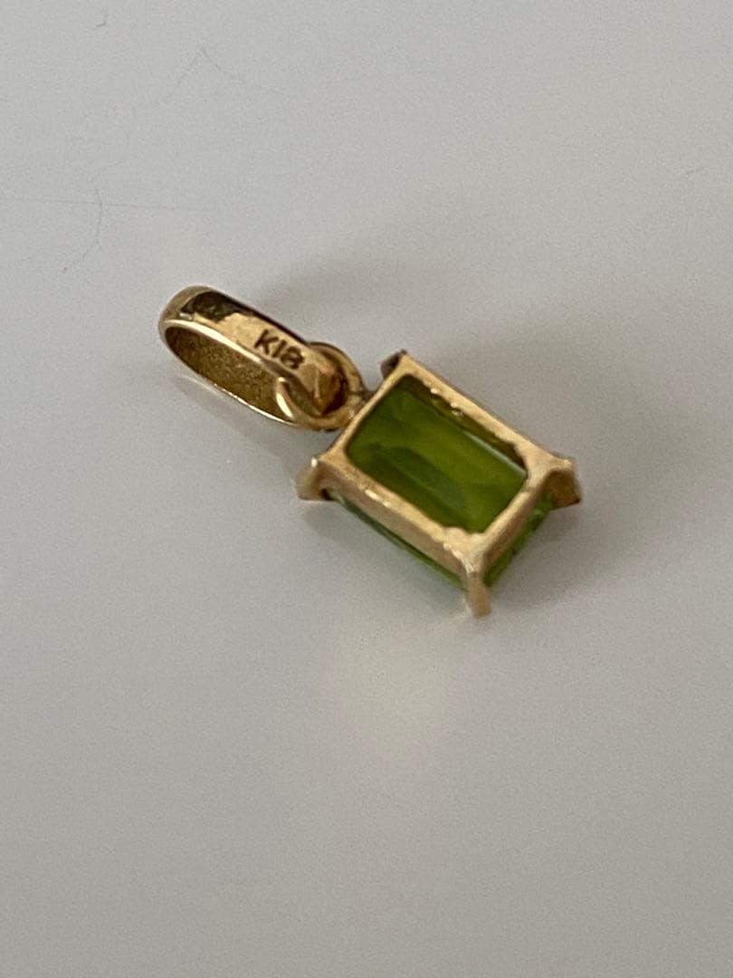 ペリドット ゴールド ペンダントトップ約1.3cm