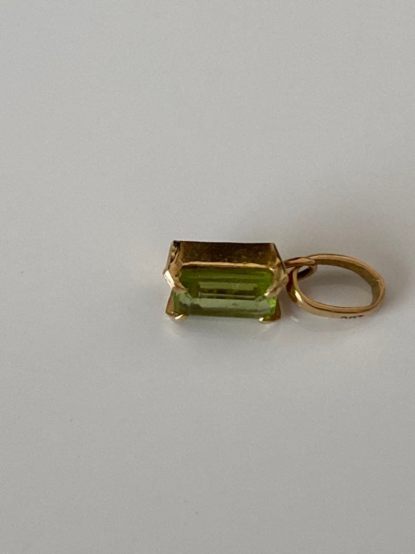 ペリドット ゴールド ペンダントトップ約1.3cm