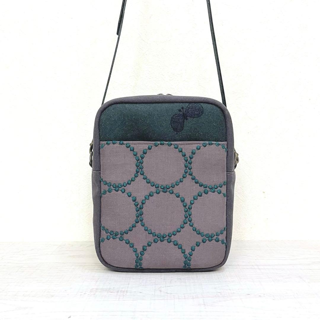 ミナペルホネン　ハンドメイド　四角いミニポシェット