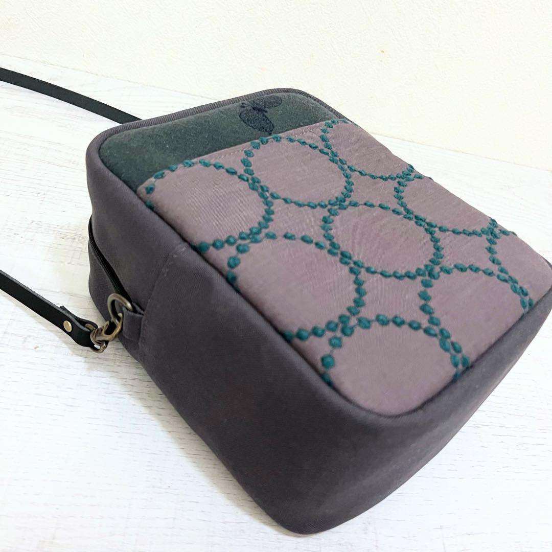 ミナペルホネン　ハンドメイド　四角いミニポシェット