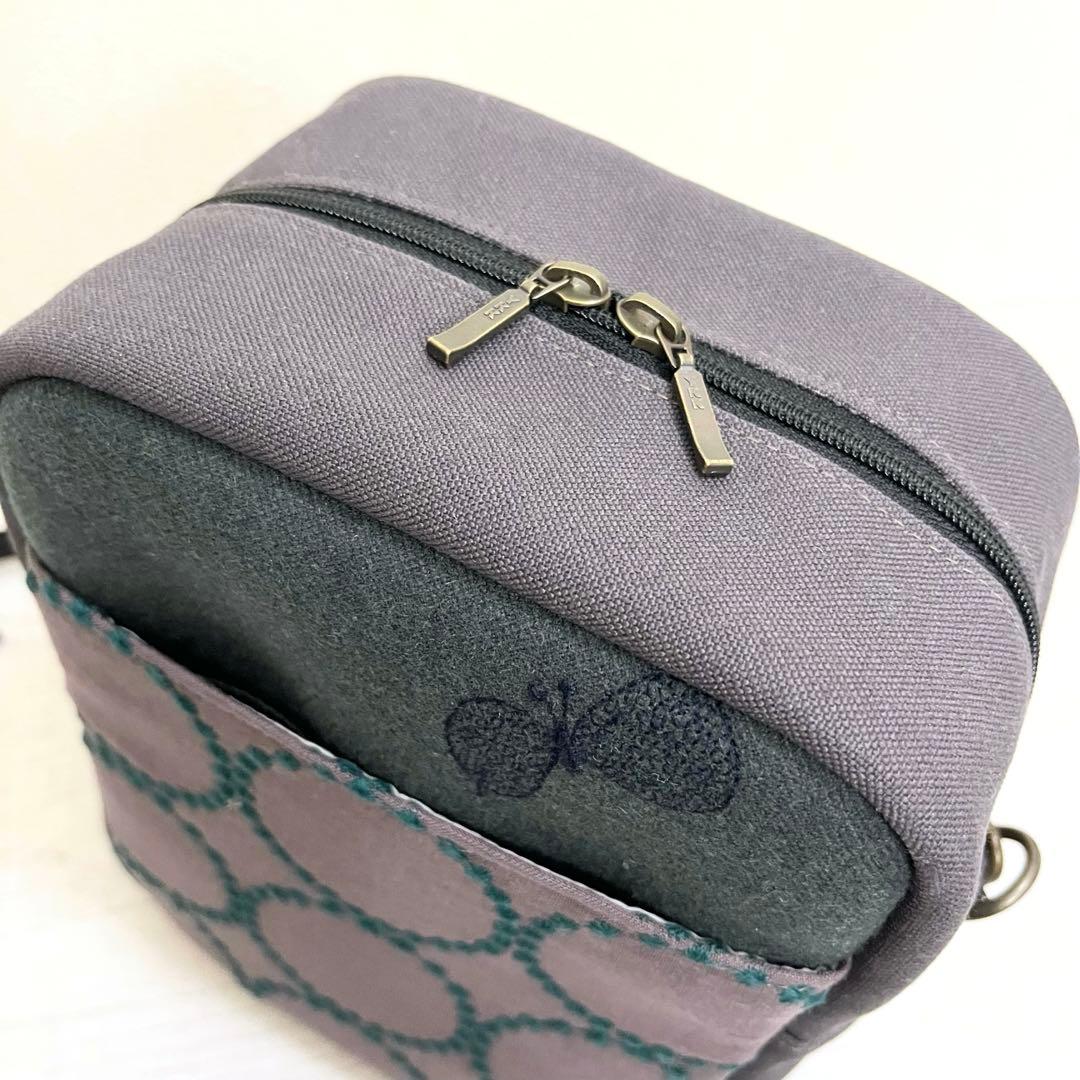 ミナペルホネン　ハンドメイド　四角いミニポシェット