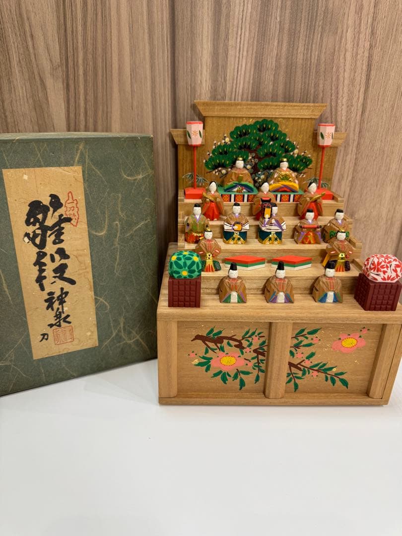 【美品】奈良 一刀彫 神泉刀　雛壇 五段雛人形 十五人揃　ヴィンテージ