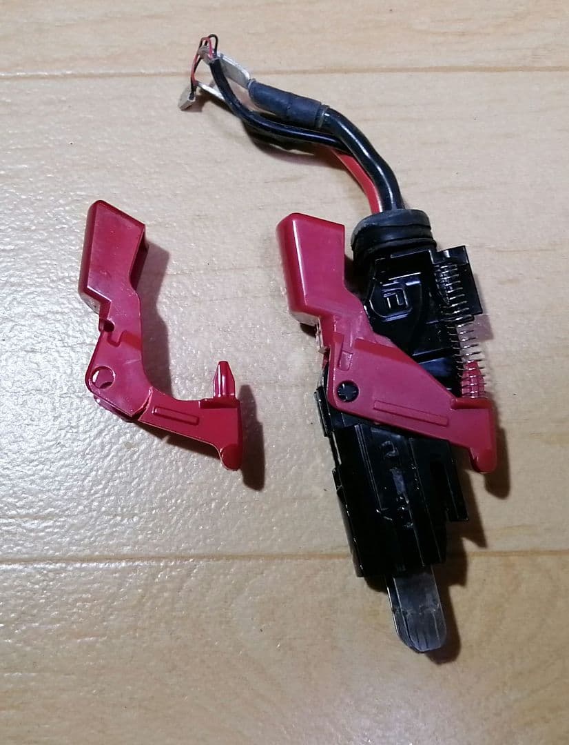 強化トリガー交換 分解清掃済み ダイソン V10 SV12本体