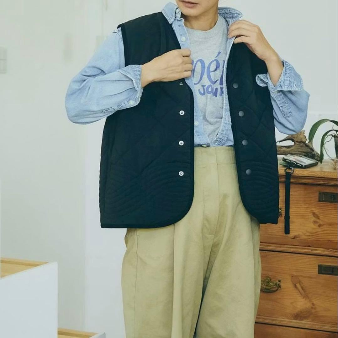 毎日着回したいキルティングベスト　北欧暮らしの道具店　ブラック　よしいちひろ