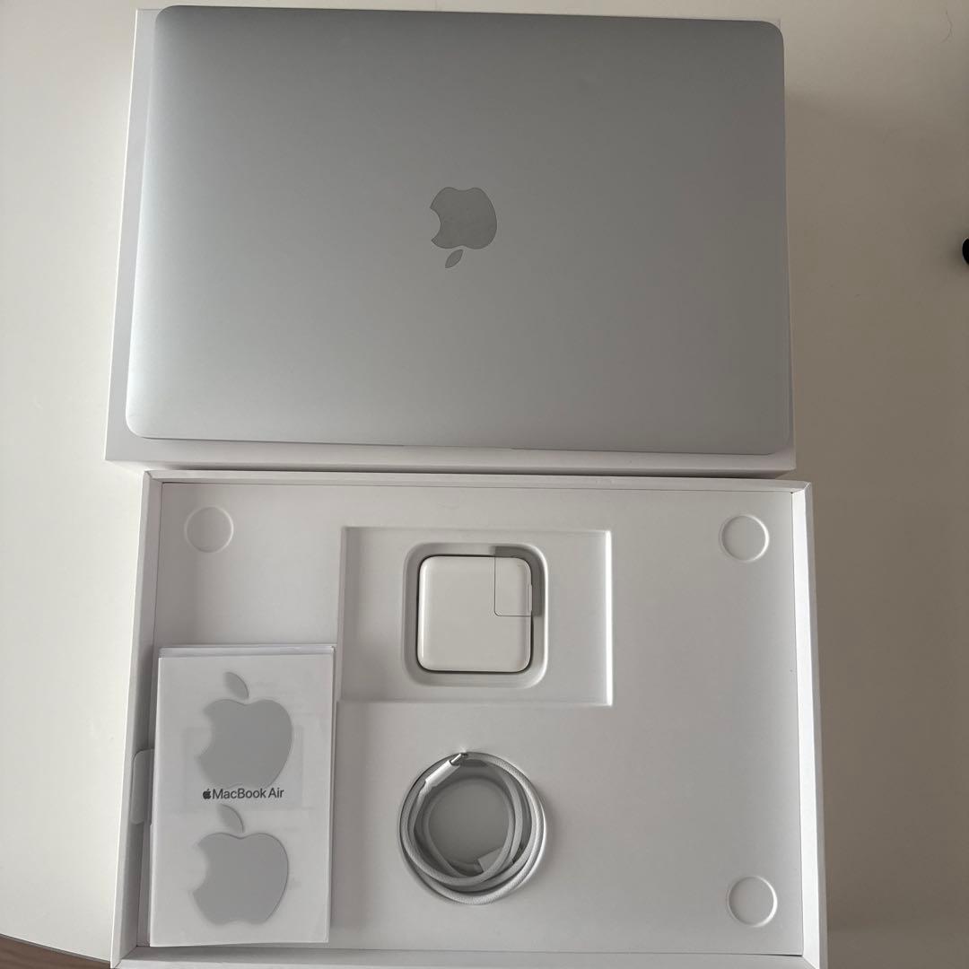 【早い者勝ち】MacBook Air 13インチ（M1/8G/256GB）