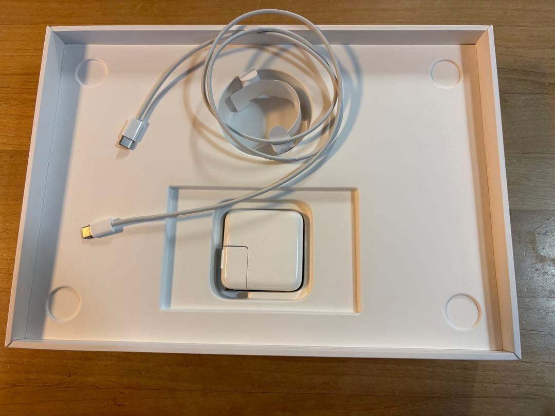 【美品】MacBook Air M1 2020 8GB/256GB