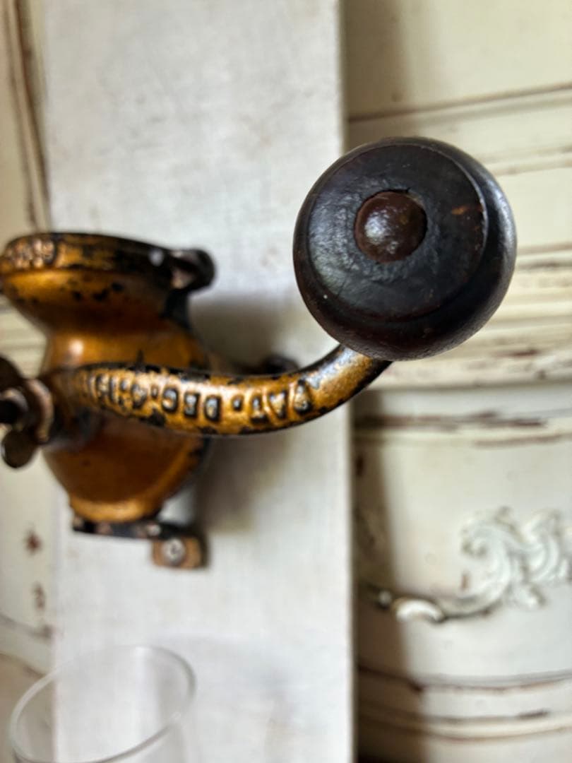 アンティーク　壁掛けコーヒーミル　グラインダー 本体のみ　金色100年　アメリカ