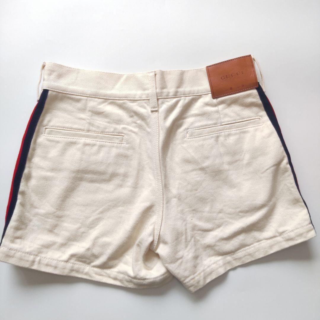 美品 グッチ ホワイトデニム ショートパンツ シェリーライン レザーパッチ 24