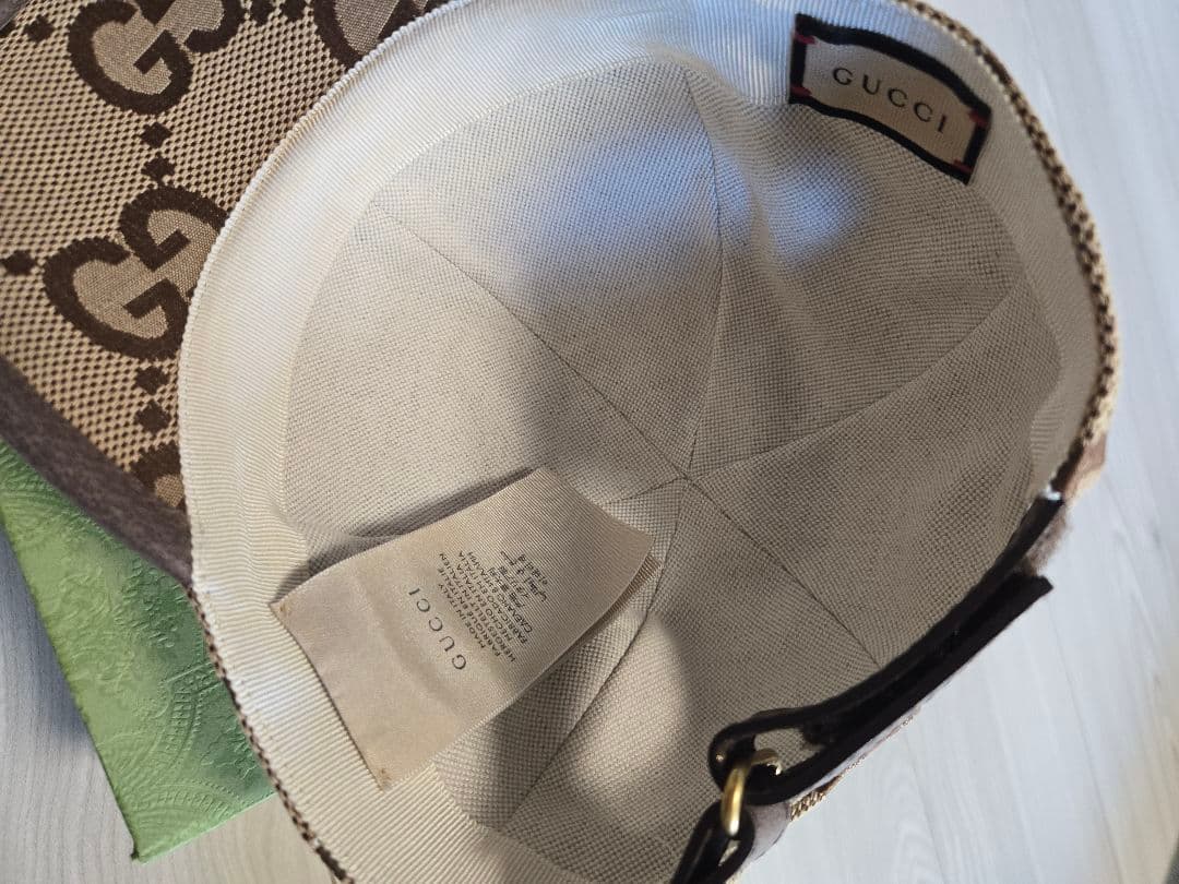 グッチGUCCIビッグロゴ入りキャップ美品明日まで