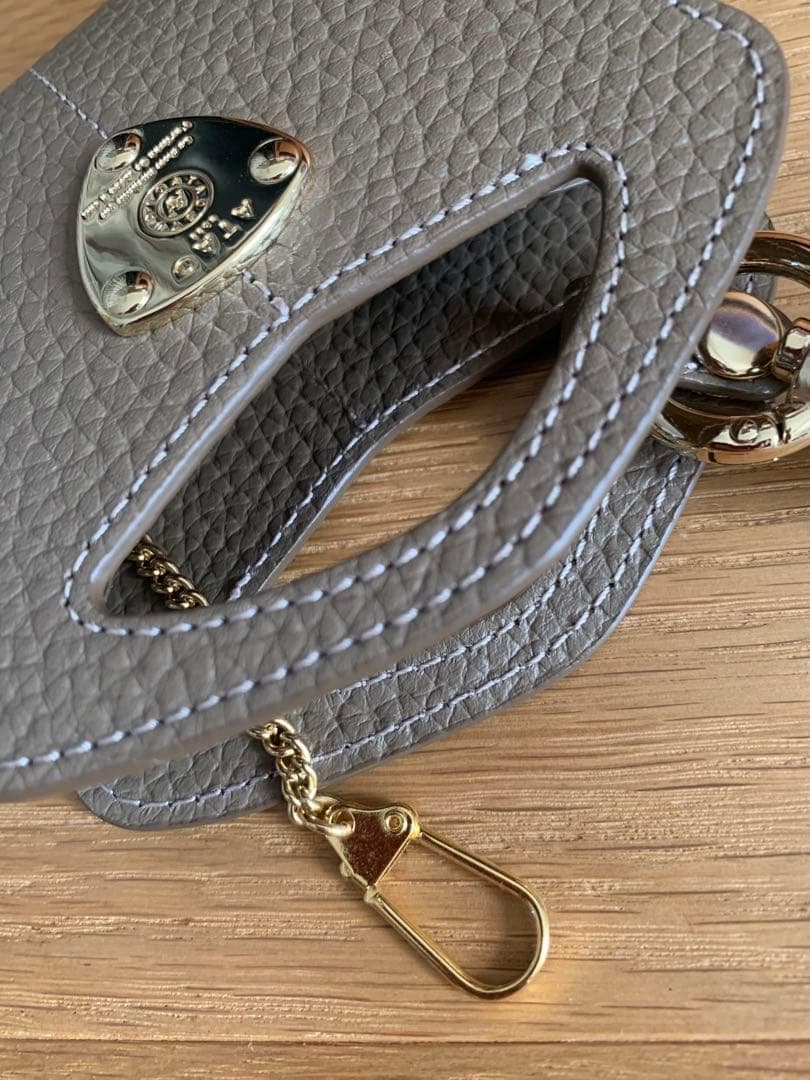 s*a様 ほぼ未使用！ATAO elvyチャーム　カード入れチャーム　トープ　ア