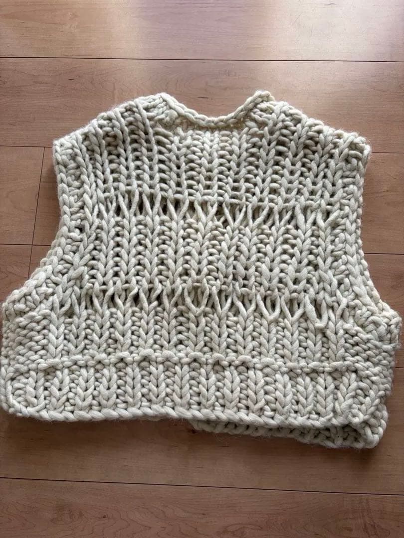 土日お値下げTODAYFUL chunky hand knitvest