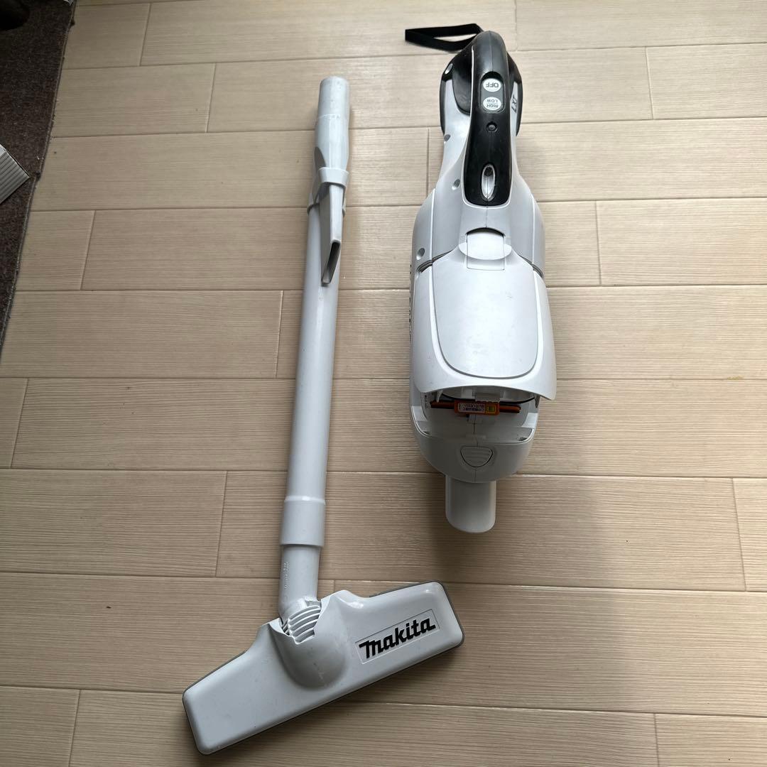 マキタ18V充電式クリーナCL182FD 純正バッテリー、純正急速充電器付