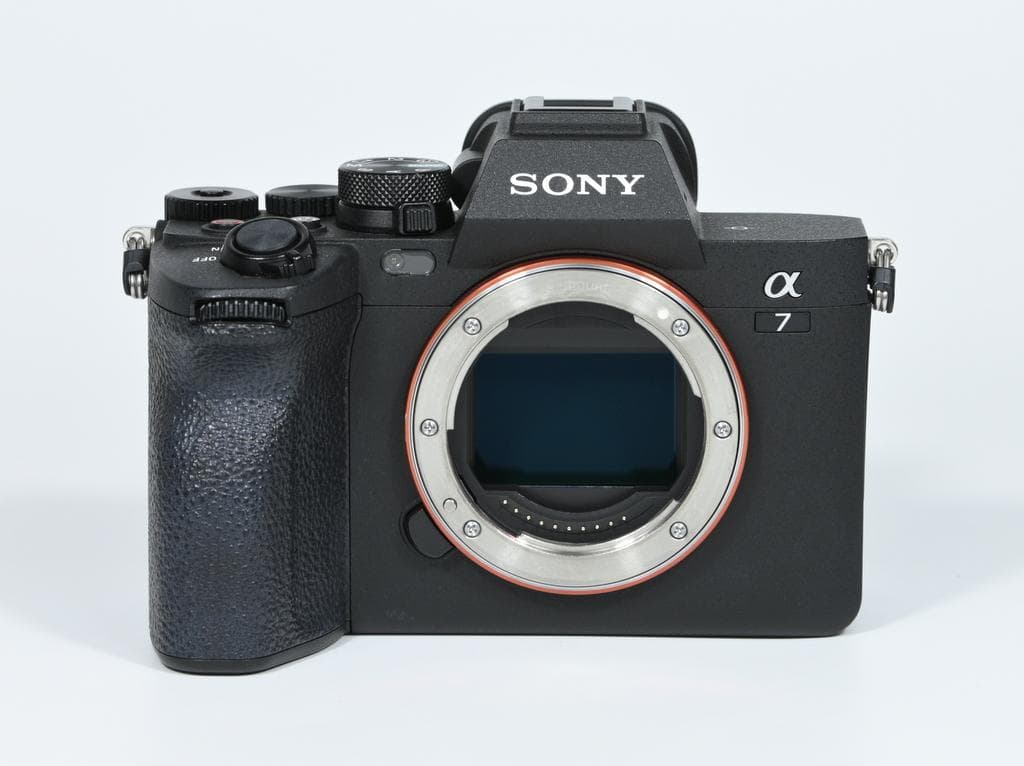 【美品】 SONY α7 IV ILCE-7M4 ボディ 《ショット数4052》