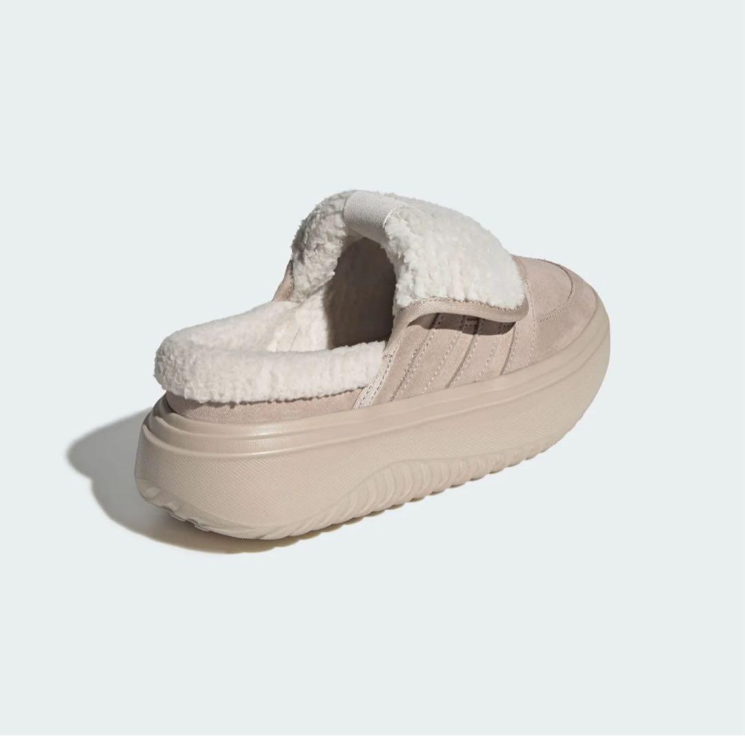 【韓国限定】adidas アディダス24㎝　ボア付き クロッグサンダル　ベージュ