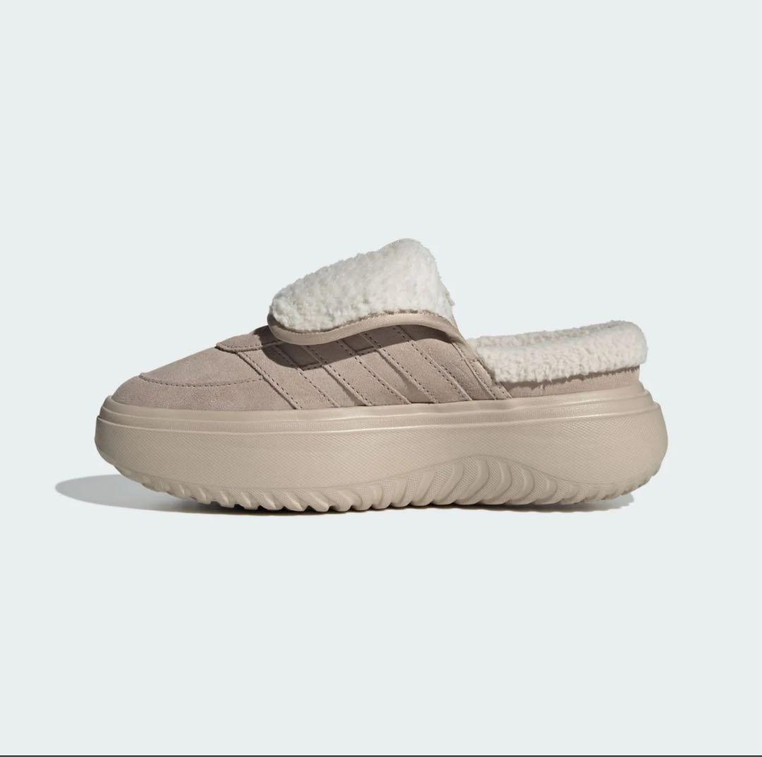 【韓国限定】adidas アディダス24㎝　ボア付き クロッグサンダル　ベージュ