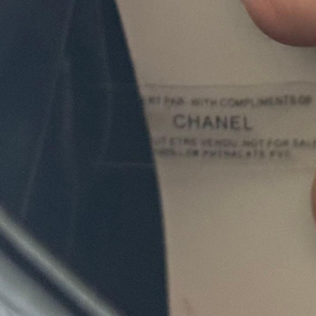 値下げしました！ノベルティ ハートチャーム付き ショルダーバッグ ブラック