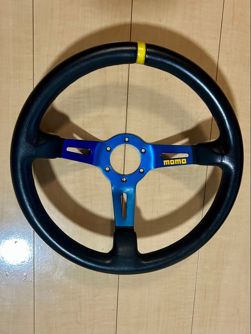 momo ステアリングホイール ∅35