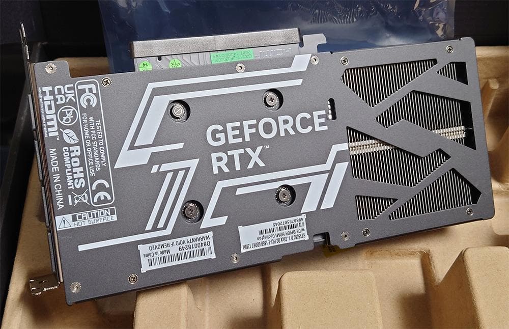 グラフィックボード・グラボ・ビデオカード GeForce RTX 5060 Ti 16GB GALAKURO GAMING