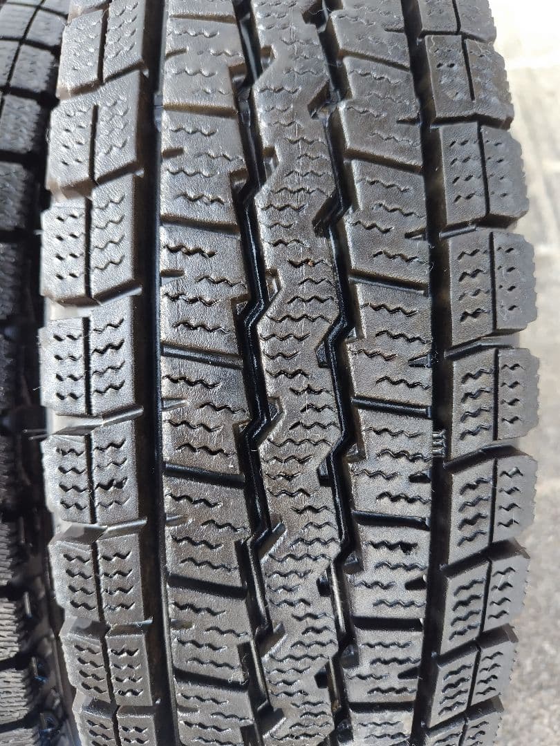 145R12・LT【1/2】軽トラ用スタッドレス・鉄ホイール付、２本分割