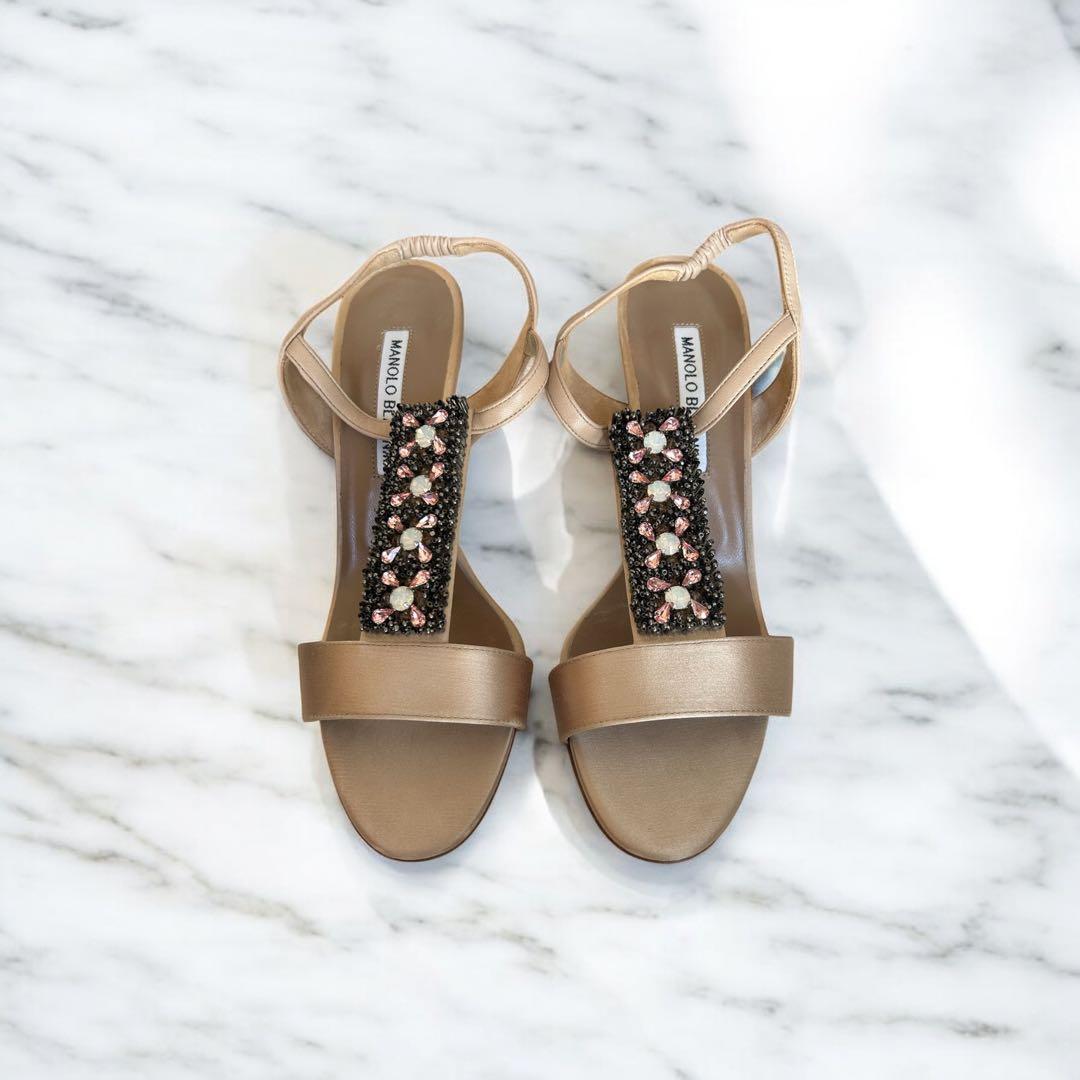 Manolo Blahnik ビジュー装飾サンダル