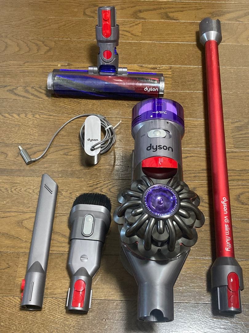 dyson (ダイソン) v8 slim fluffy 掃除機 本体と付属品