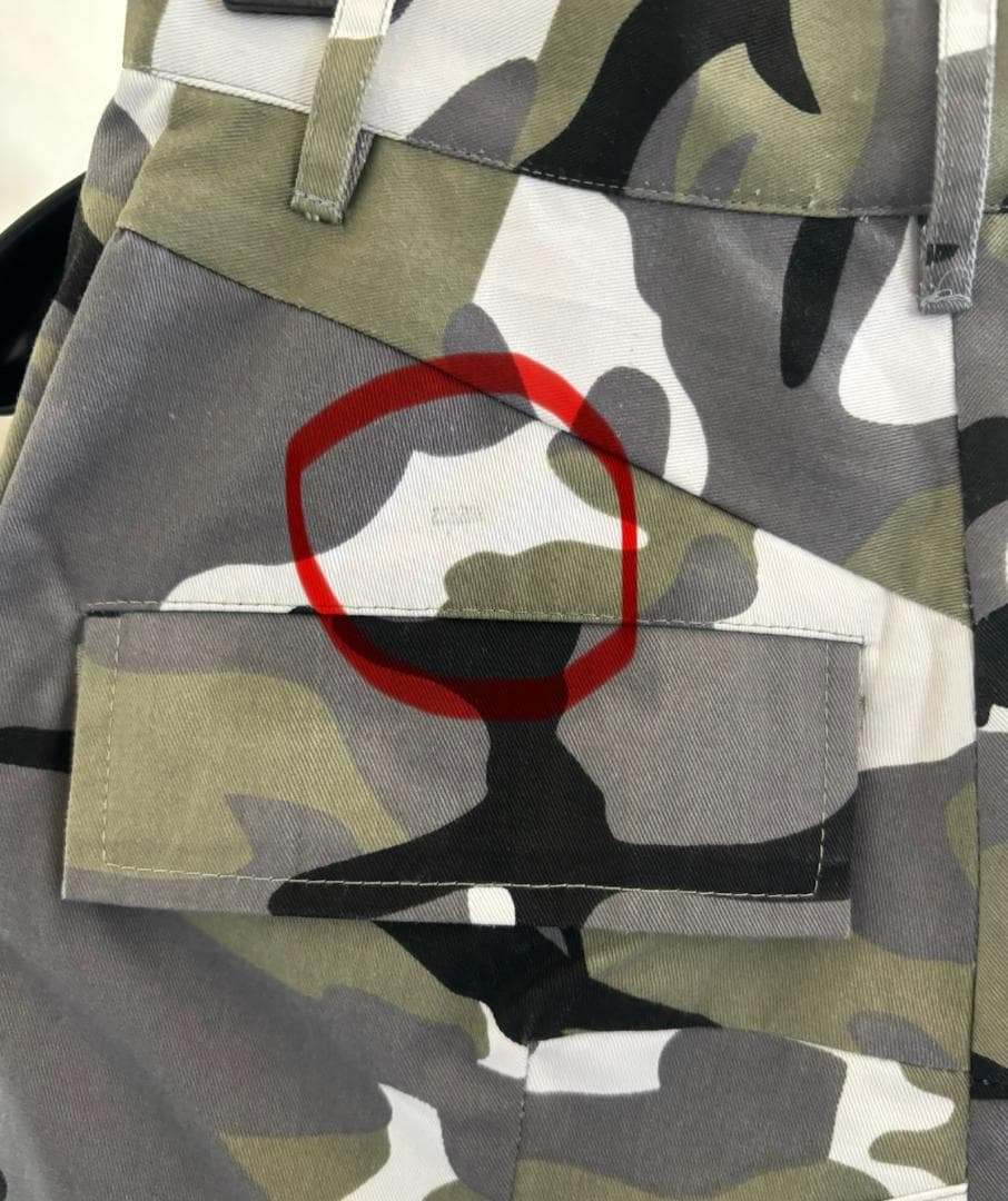 【未使用品】VETEMENTS カモフラカーゴパンツ 定価146,300円