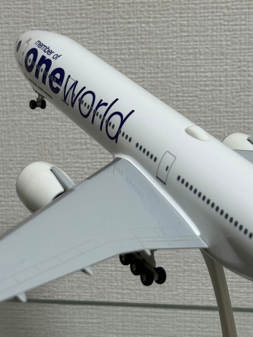 JAL日本航空 B777-300 oneworld塗装　1/200スケ