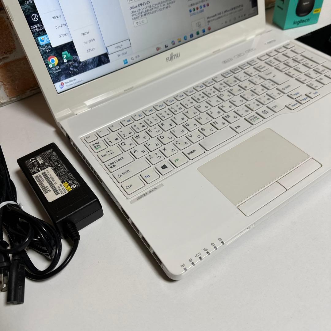 富士通 ノートPC Corei7 メモリ8GB Webカメラ　Win11 Pro