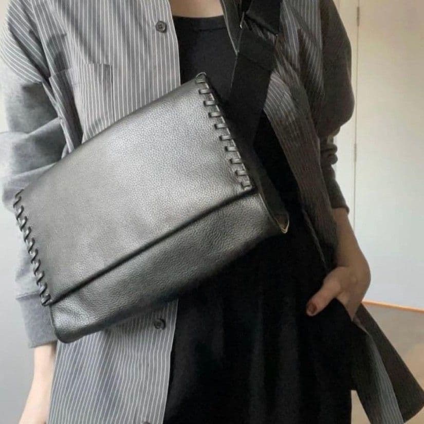 ear PAPILLONNER イアパピヨネ ワイドテープショルダーバッグ 黒