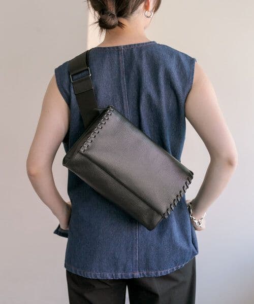 ear PAPILLONNER イアパピヨネ ワイドテープショルダーバッグ 黒