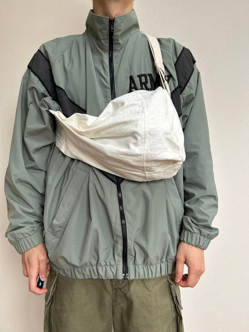 スリーピングパンツ　リメイクバッグ　TALONzip ロシア軍　ボディバッグ