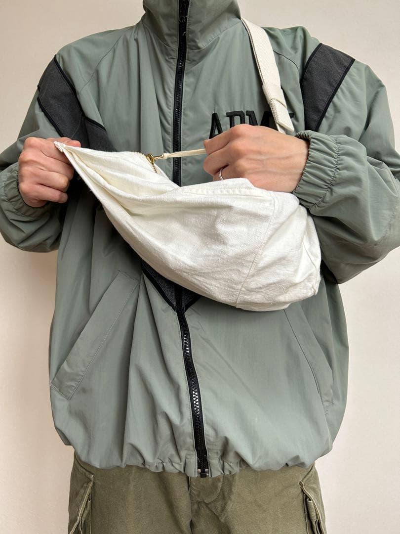 スリーピングパンツ　リメイクバッグ　TALONzip ロシア軍　ボディバッグ