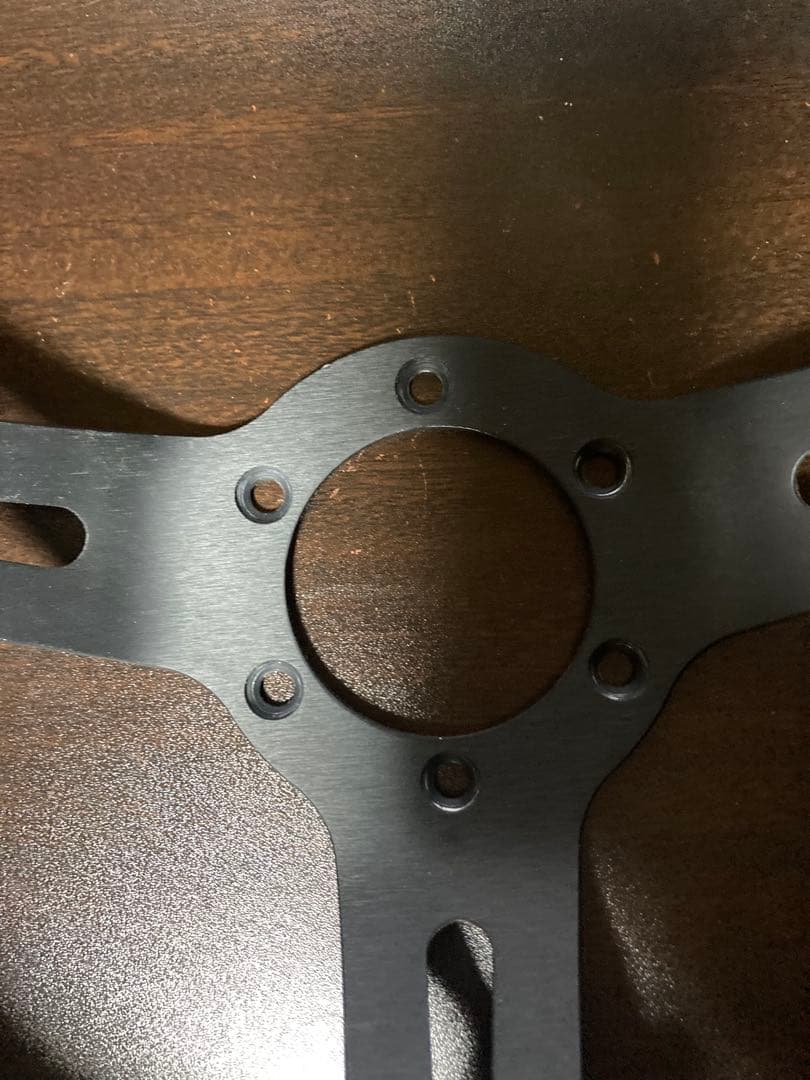 MOMO　ステアリング　３５π　ディープコーン　中古