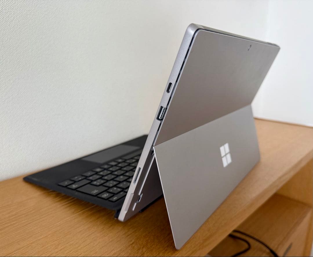 美品：Microsoft Surface Pro 7 i5/8GB/128GB