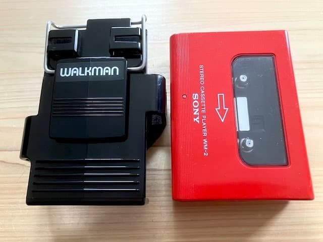 超希少美品 高音質 整備済完全動作品 ソニー WM-2 ホルダー＆新品ヘッドホン