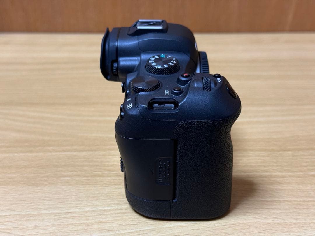 Canon EOS R6 ミラーレス一眼 カメラ本体　キャノン　【21日まで】