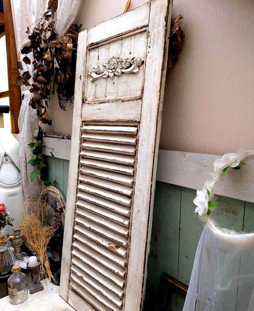 サナページです。ヴィンテージ ルーバー風インテリア