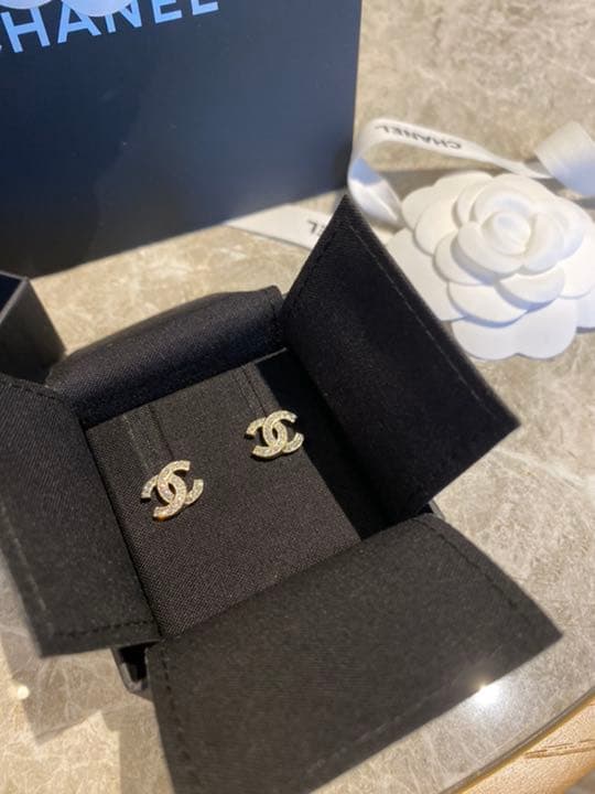 CHANEL ピアス　ゴールド　片耳