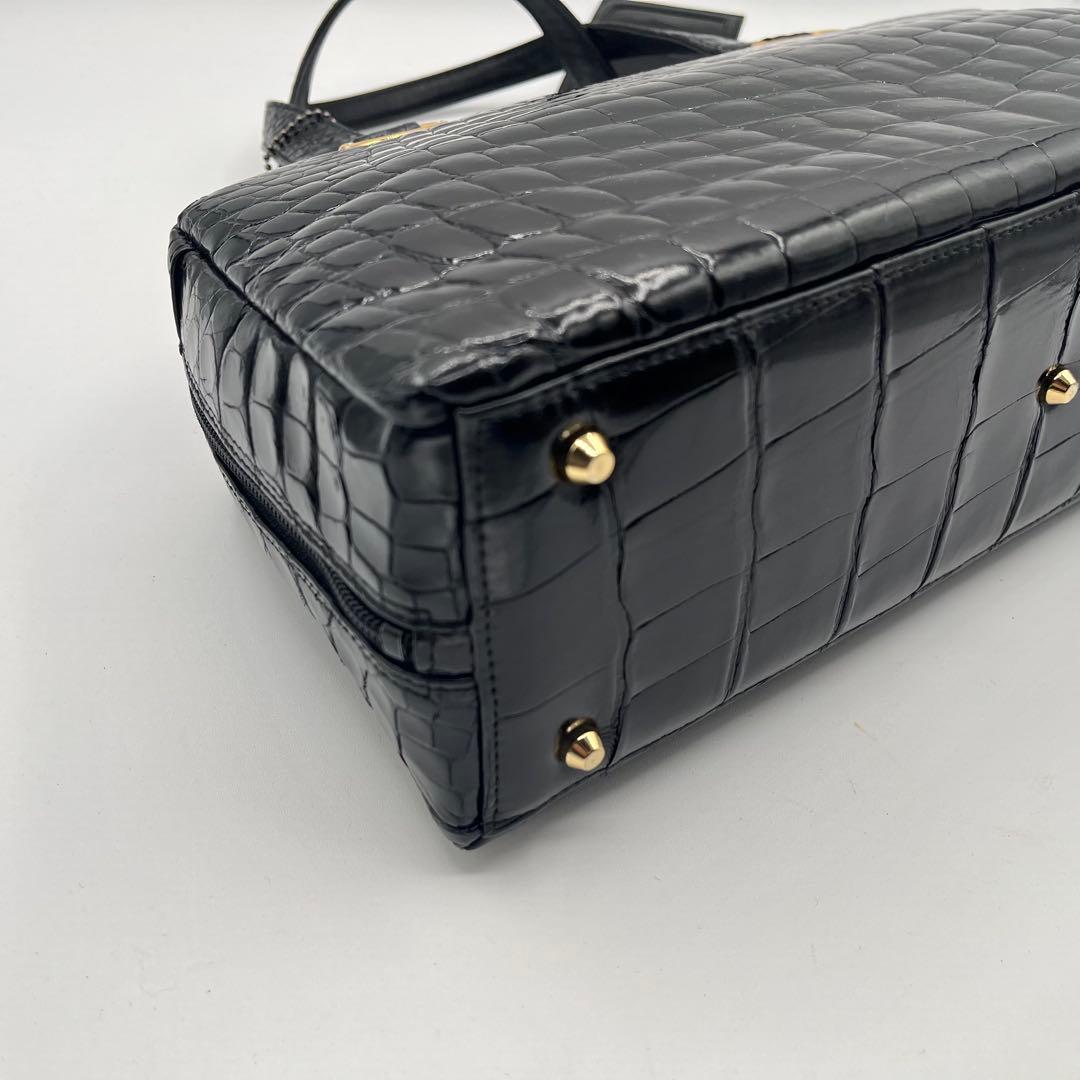 美品◎JRA認定 シャイニングクロコ ハンドバッグ センター取り 黒 明日香