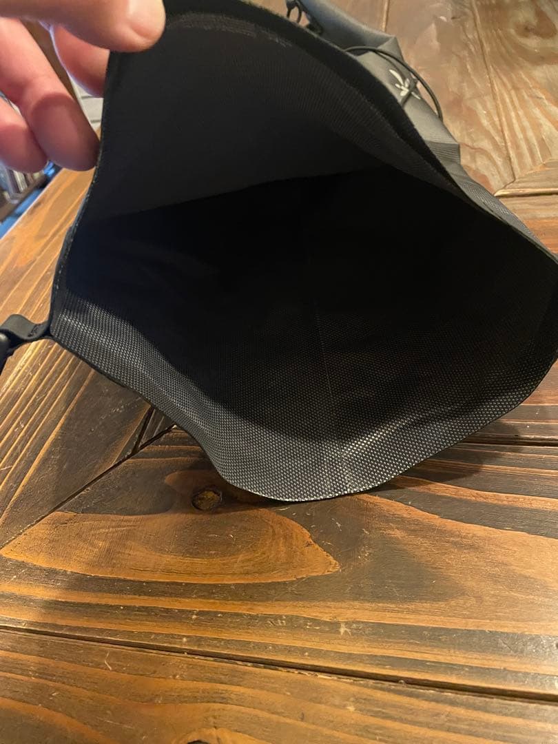 アピデュラ　ハンドルバーバック