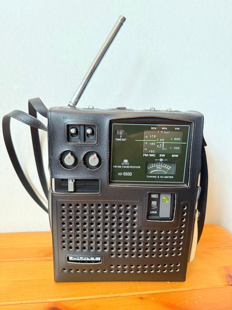SONY ICF-5500 ポータブルラジオ　ケース付