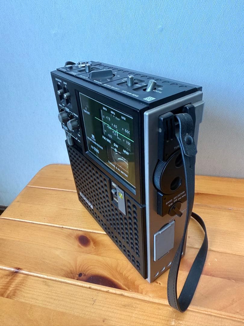 SONY ICF-5500 ポータブルラジオ　ケース付