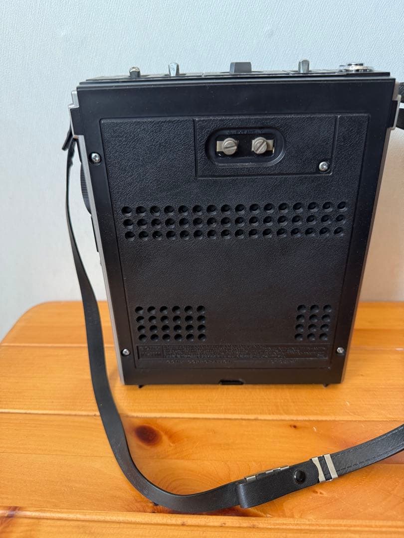 SONY ICF-5500 ポータブルラジオ　ケース付