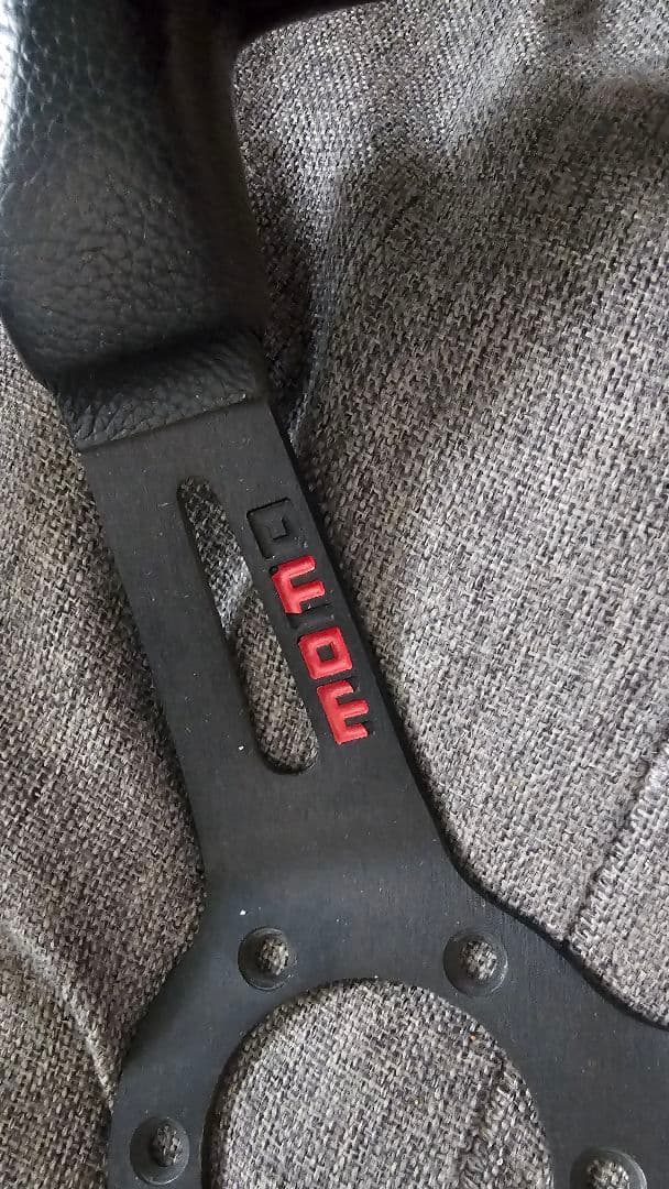 momo DRIFTING 赤 red