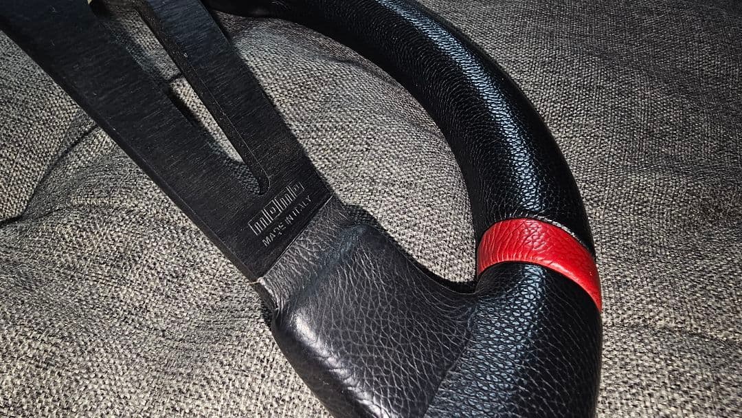 momo DRIFTING 赤 red