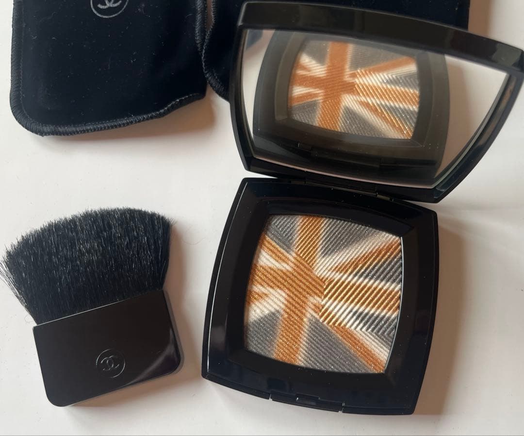 新品未使用シャネル　ロンドンマッドネス　パーリー　バナー　フェイスパウダー