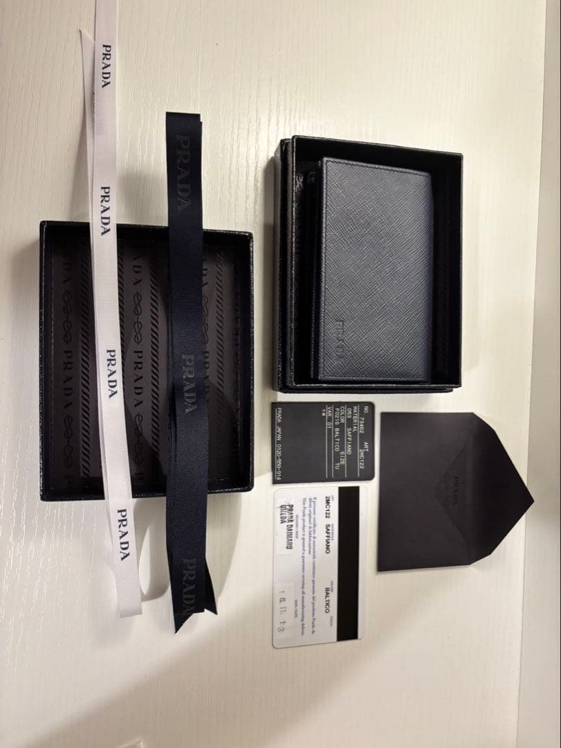 PRADA 名刺ケース